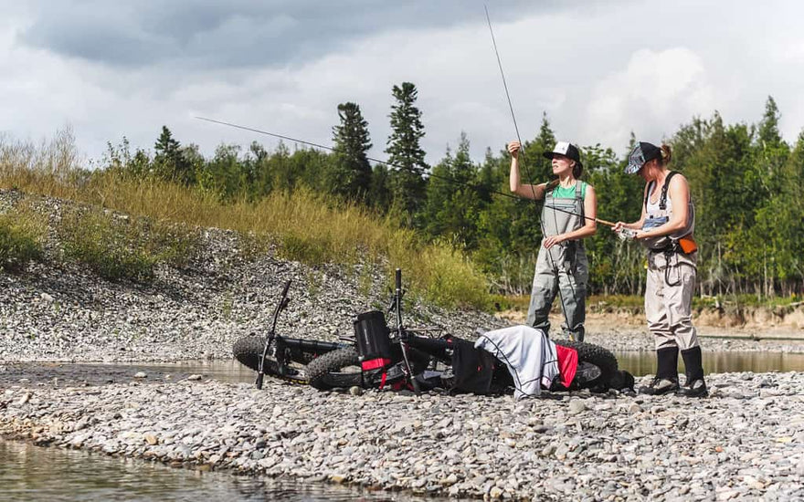 Bikefishing on the banks of the Bonaventure river - Panorama Cycles